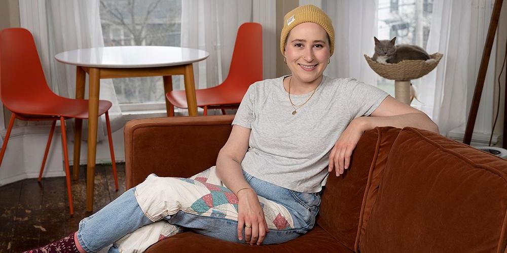 Sophie Friedman wants people to know that people don’t simply return to their previous existence after cancer treatment. “Our lives are changed forever. 我们是新人，”她说. (Susan Kahn摄)
